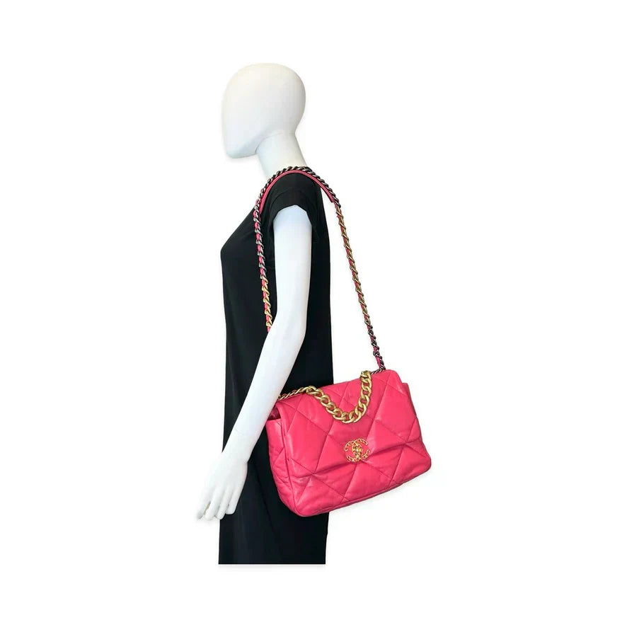 CHANEL Quilted Lambskin Medium 19